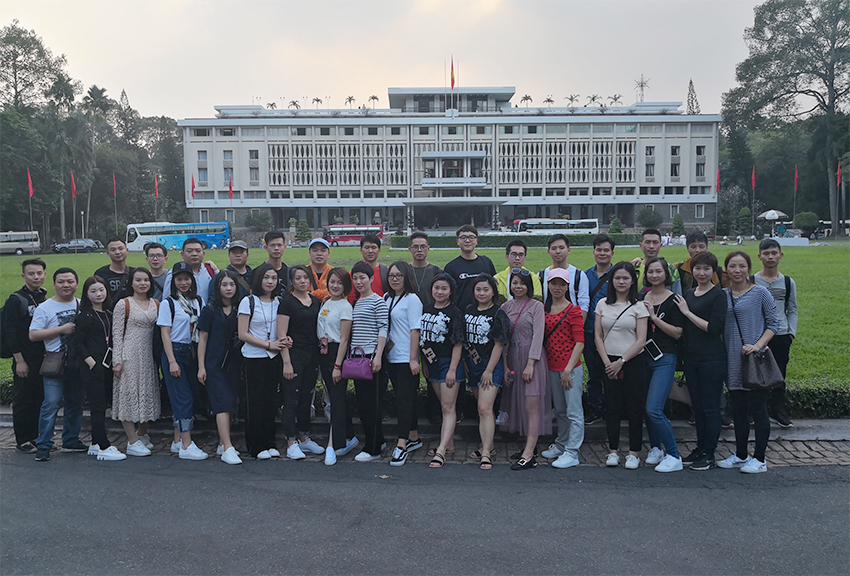 亮而彩员工出国旅游 亮而彩员工出国旅游